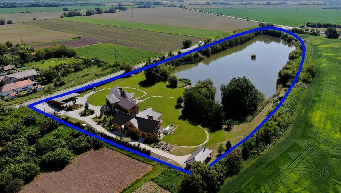 VIP DOM S RYBNÍKOM V OBCI JUR NAD HRONOM